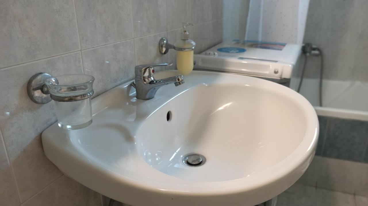 Cozy Flat Close To The Airport/Port And Center Nea Alikarnassos Ngoại thất bức ảnh